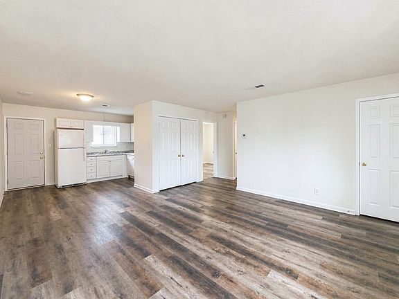 4th image of 322 Pelham Rd APT A
