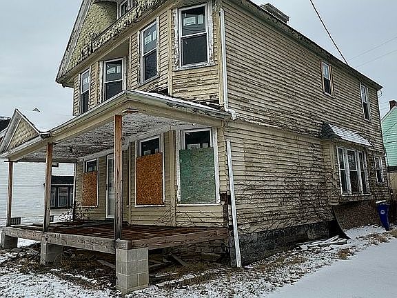 2nd image of 10819 Churchill Ave
