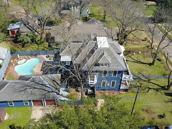 3rd image of 303 E Kolstad St