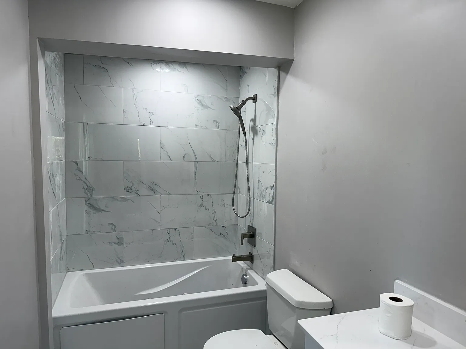 5 bed, 2212 sqft, $3,200 — Photo 4