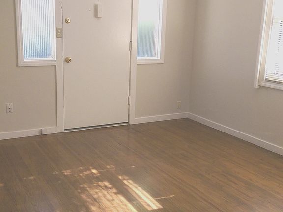 2nd image of 612 Cambridge Ave APT 4