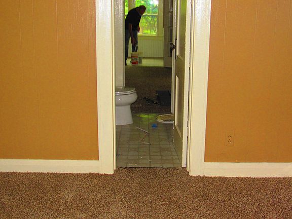 jack and jill bath room between bedrooms