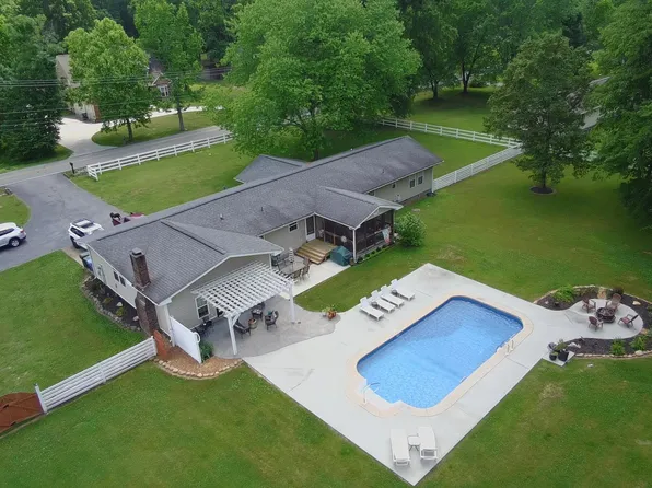 1649 E Boy Scout Rd, Hixson, TN 37343