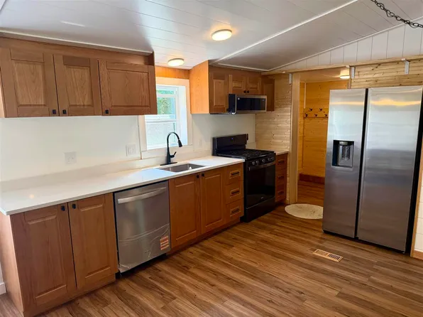 13620 Clark Rd, Charlevoix, MI 49720