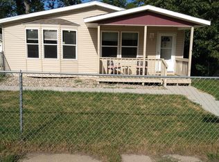 412 11th St SE, Minot, ND 58701