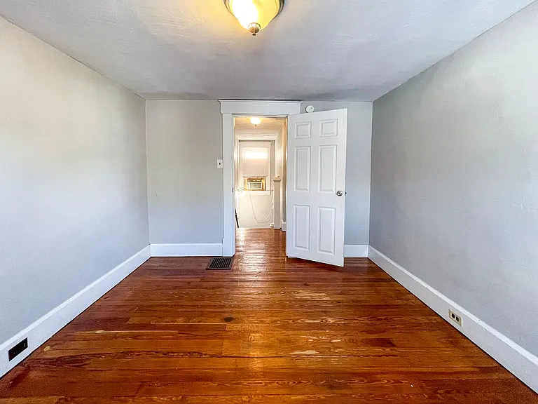 2125 W Jackson St — Photo 14