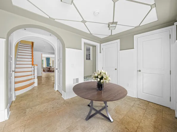 522 East 89th Street image 5 of 41