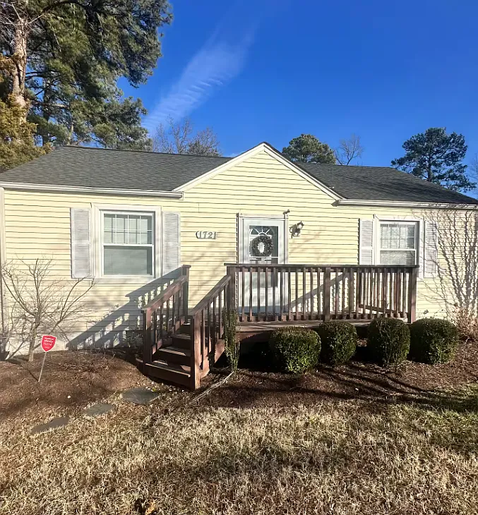 3 bed, 864 sqft, $2,200 — Photo 1
