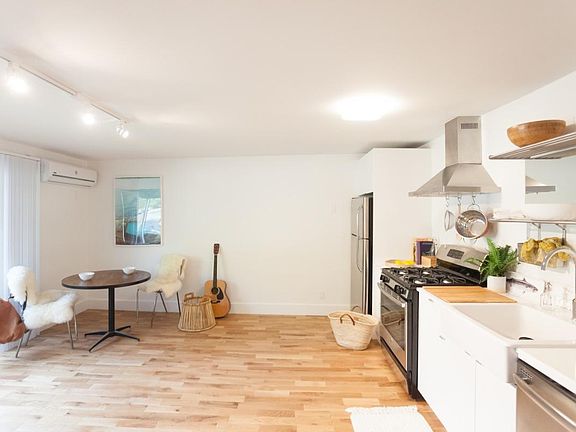 3rd image of 1325 Sutherland St APT 5