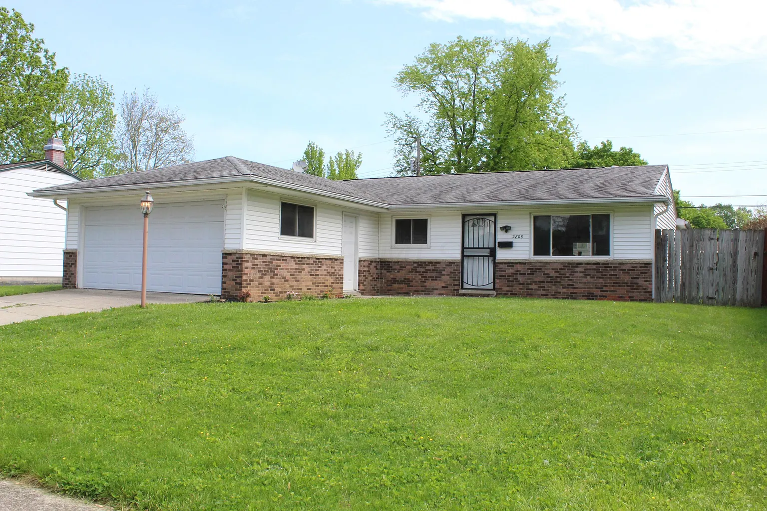 2808 Maywood Rd photo 1