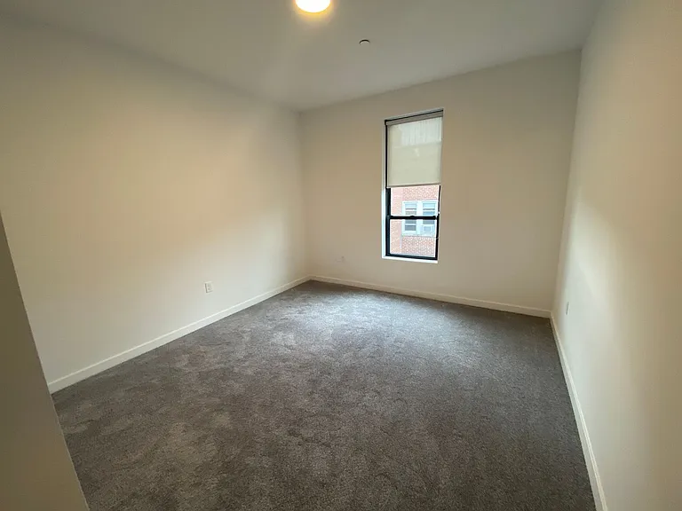 104 Howe St — Photo 85