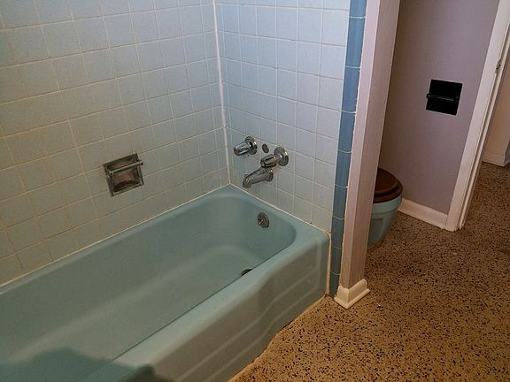 3rd image of 3108 Orris Ln