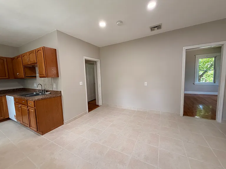 55 S Lenox St #2 — Photo 11
