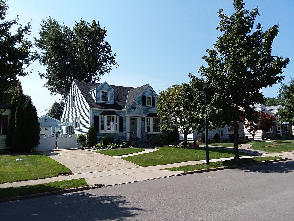 1st image of 141 Bering Ave
