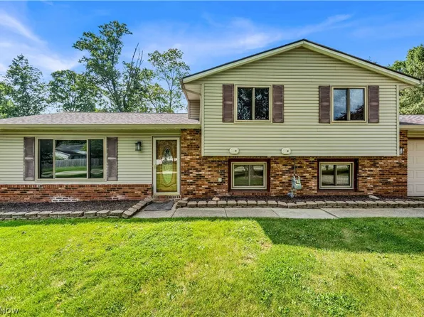 14472 S Gateway Dr, North Royalton, OH 44133