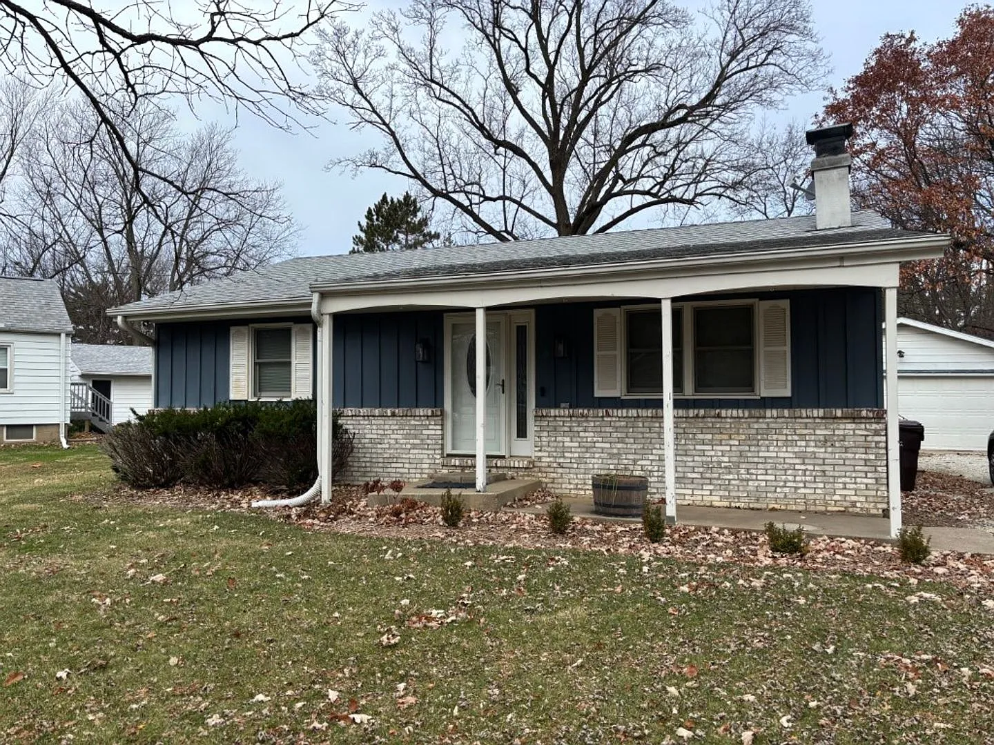 729 W North Ln photo 1