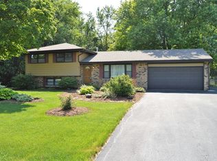 5S354 Tuthill Rd, Naperville, IL 60563