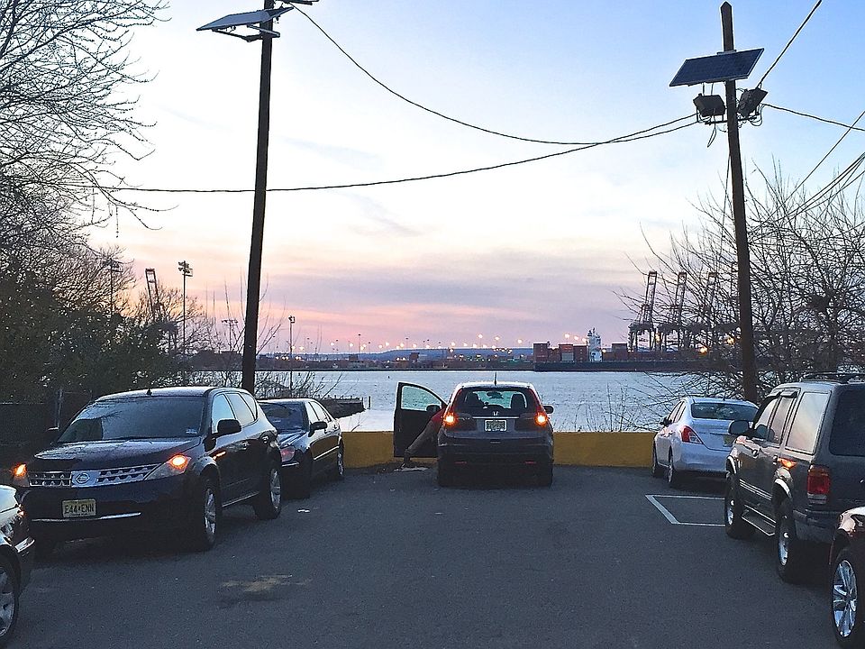 2nd image of 168 W 19th St #2