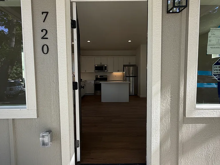 720 W York Ave #720 — Photo 15