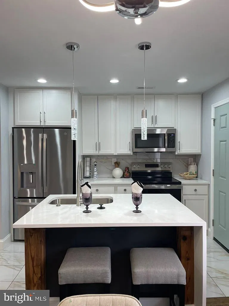 3 bed, 3.5 bath, 1443 sqft, $2,000 — Photo 3