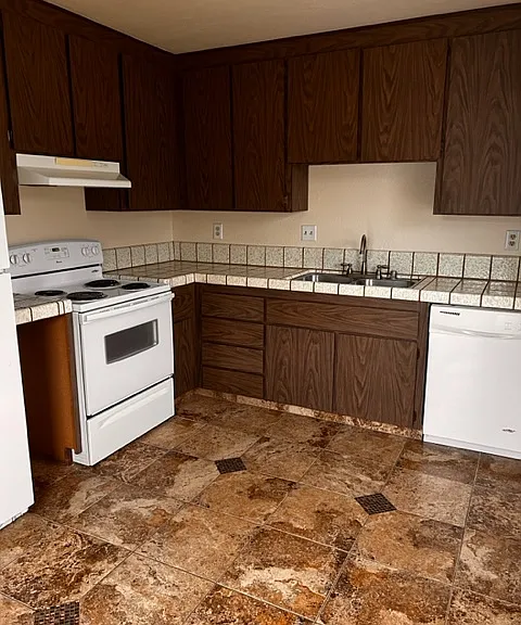 Siesta Village Apartments — Photo 5