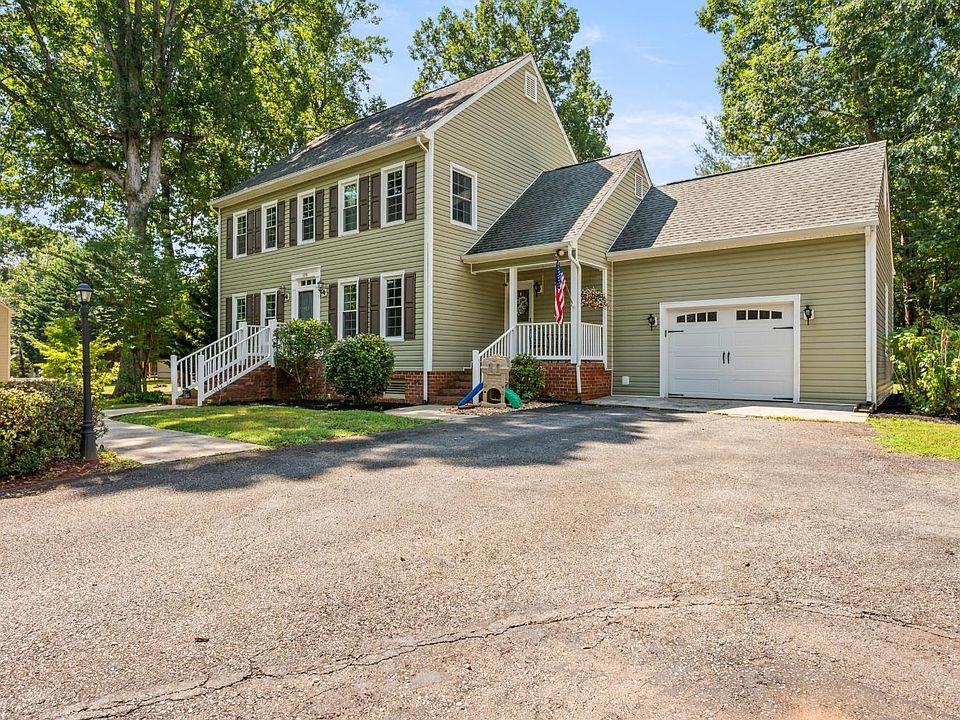 1st image of 109 Britt Pl