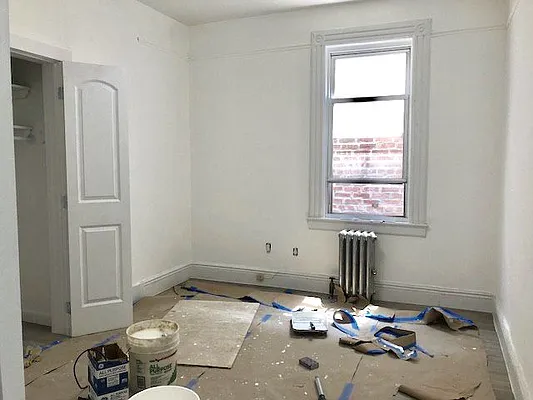 Rented by Halvatzis Realty | media 37