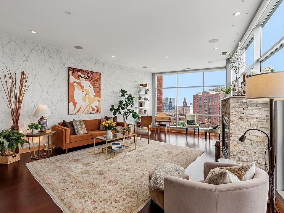 1st image of 1111 N Marshall STREET #1003