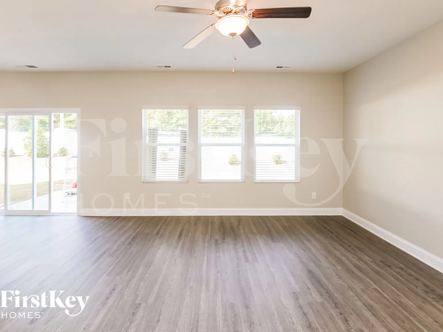 4 bed, 2.5 bath, 2106 sqft, $2,425 — Photo 3