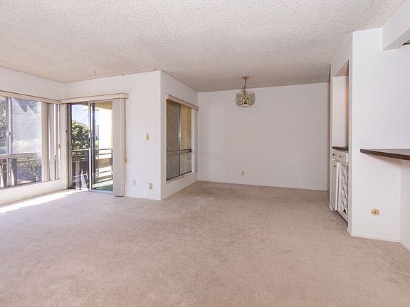 2nd image of 6250 Buckingham Pkwy Unit 211
