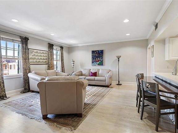 5th image of 1022 Saint Peter St APT 413