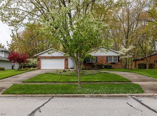 1662 Mendelssohn Dr, Westlake, OH