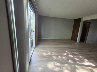 5037 Southwood Cir, Lincoln, NE 68512