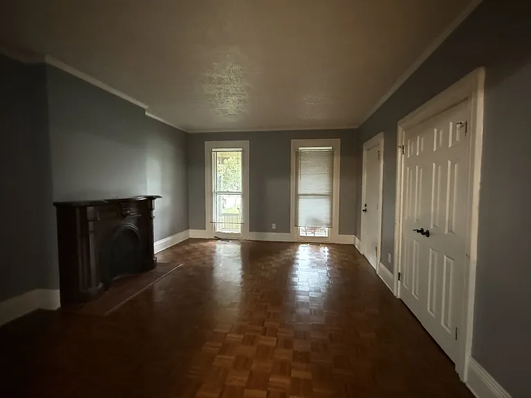 270 Alexander St #1 — Photo 2