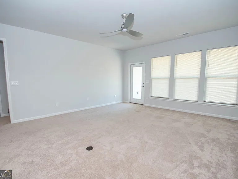 147 Soundview Trce — Photo 24