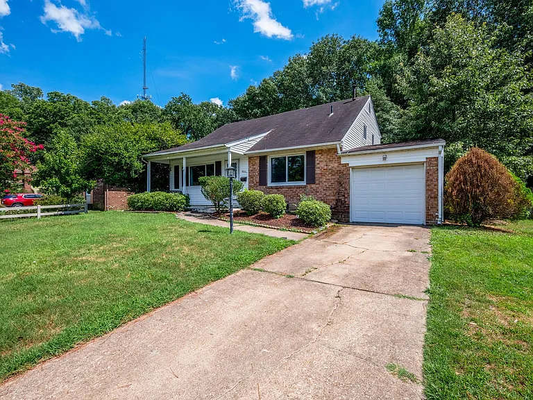 824 Morgan Trl — Photo 1