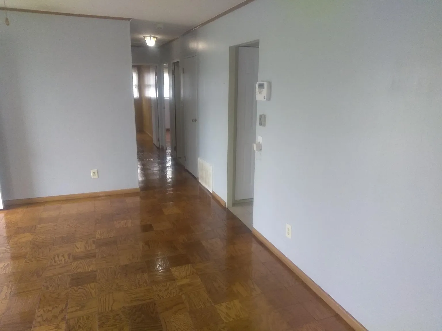 3 bed, 960 sqft, $1,200 — Photo 1