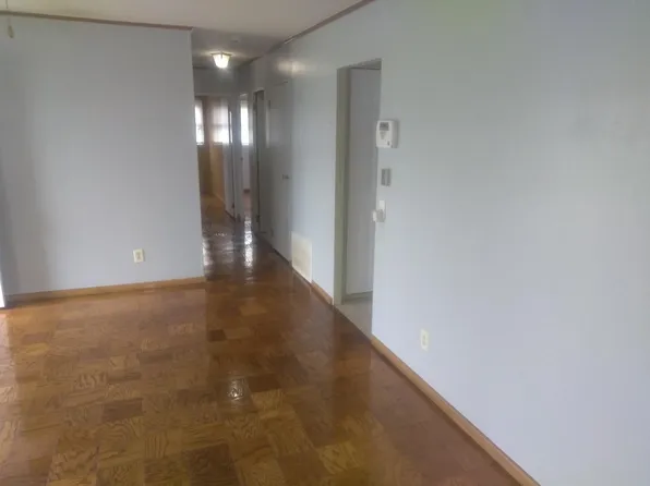2907 Hikes Ln, Louisville, KY 40218