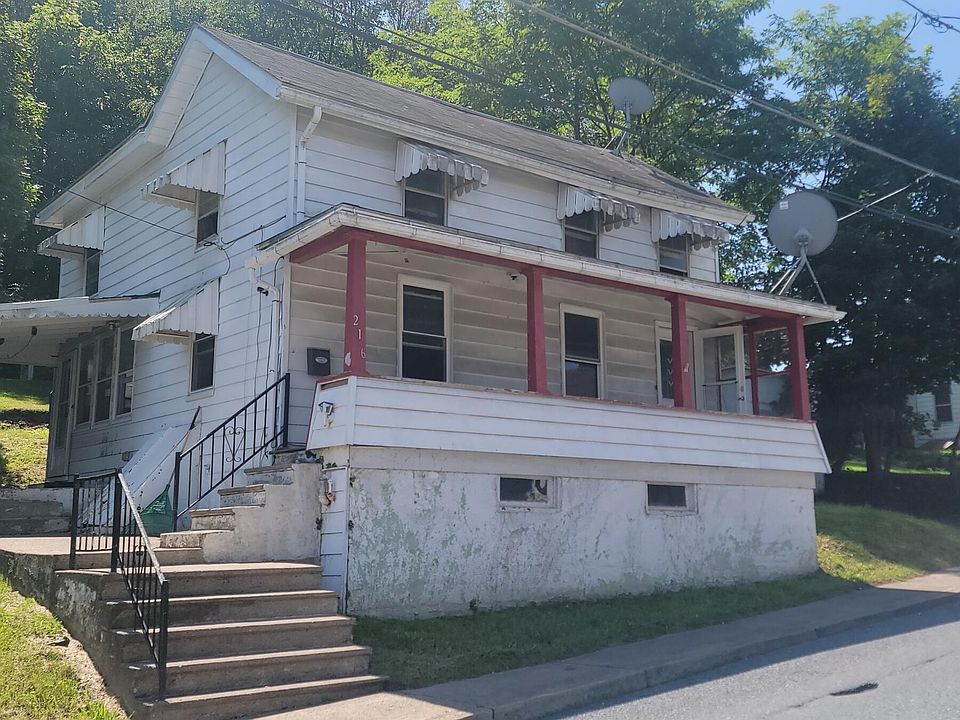 1st image of 216 W Main St
