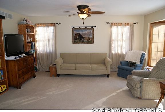 2nd image of 200 Wagonwheel Dr