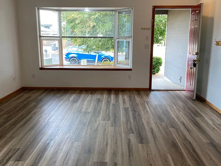 2635 Lyon St SE — Photo 4