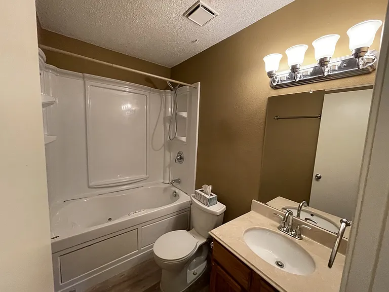 3202 Fairview Dr — Photo 9