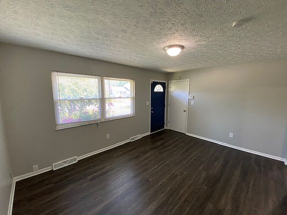 5th image of 3197 East Ave