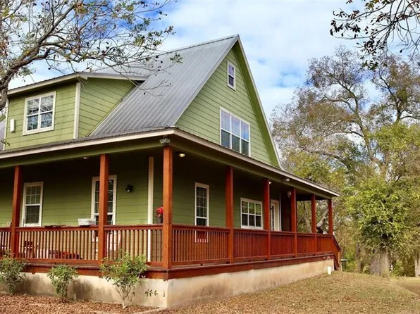 104 River Front Dr, Cedar Creek, TX 78612