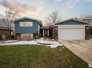 43041 Avon Rd, Canton, MI 48187