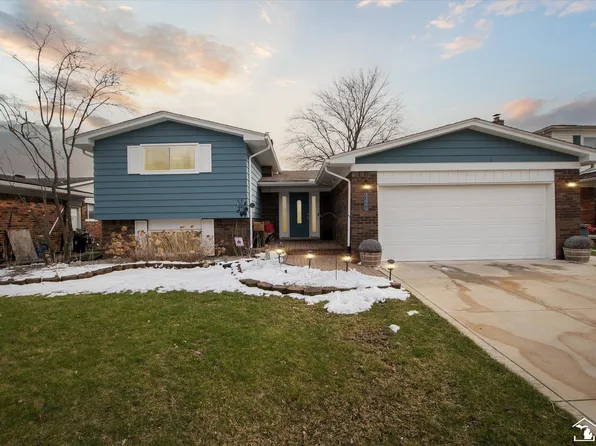 43041 Avon Rd, Canton, MI 48187