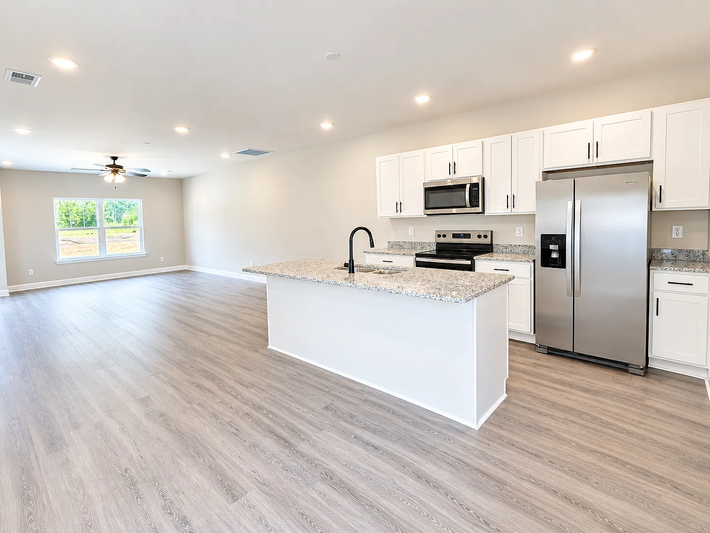2 bed, 1.5 bath, 1206 sqft, $1,540 — Photo 1