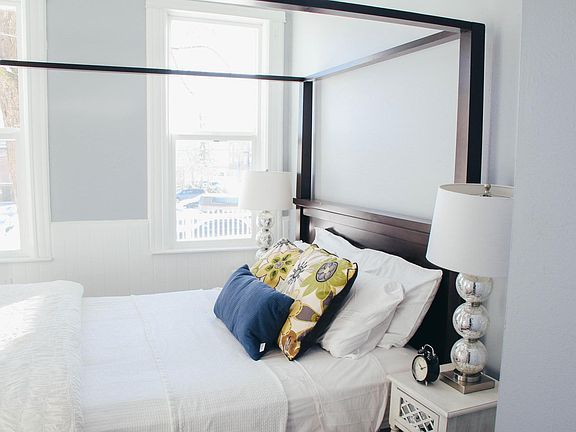 3rd image of 1504 W College Ave APT 1