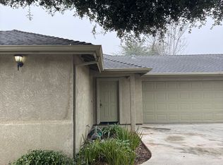 2813 Glow Rd, Riverbank, CA 95367