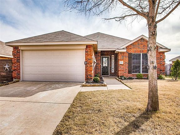 2nd image of 2705 Mockingbird St